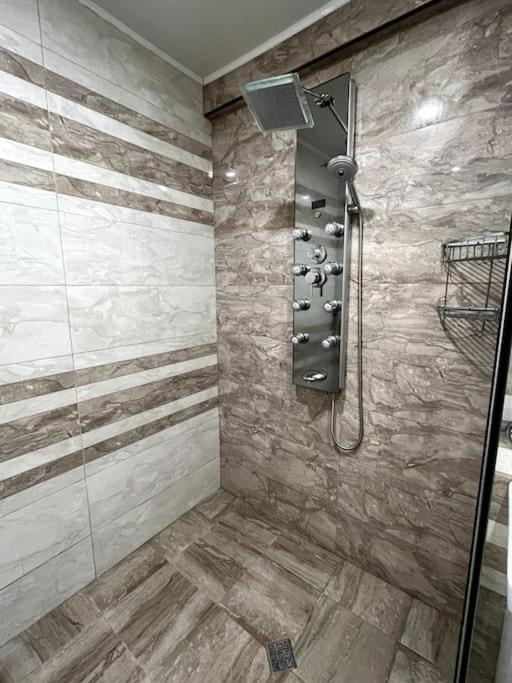Луксозен Апартамент В Сърцето На Бургас Exterior foto