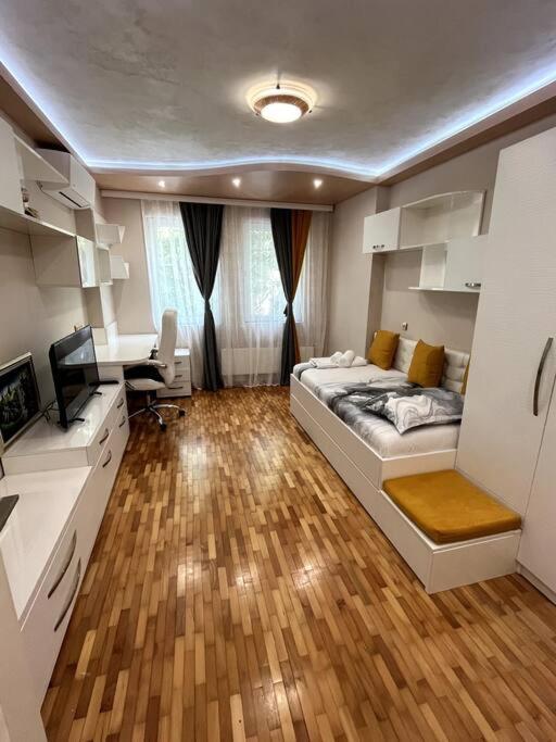 Луксозен Апартамент В Сърцето На Бургас Exterior foto